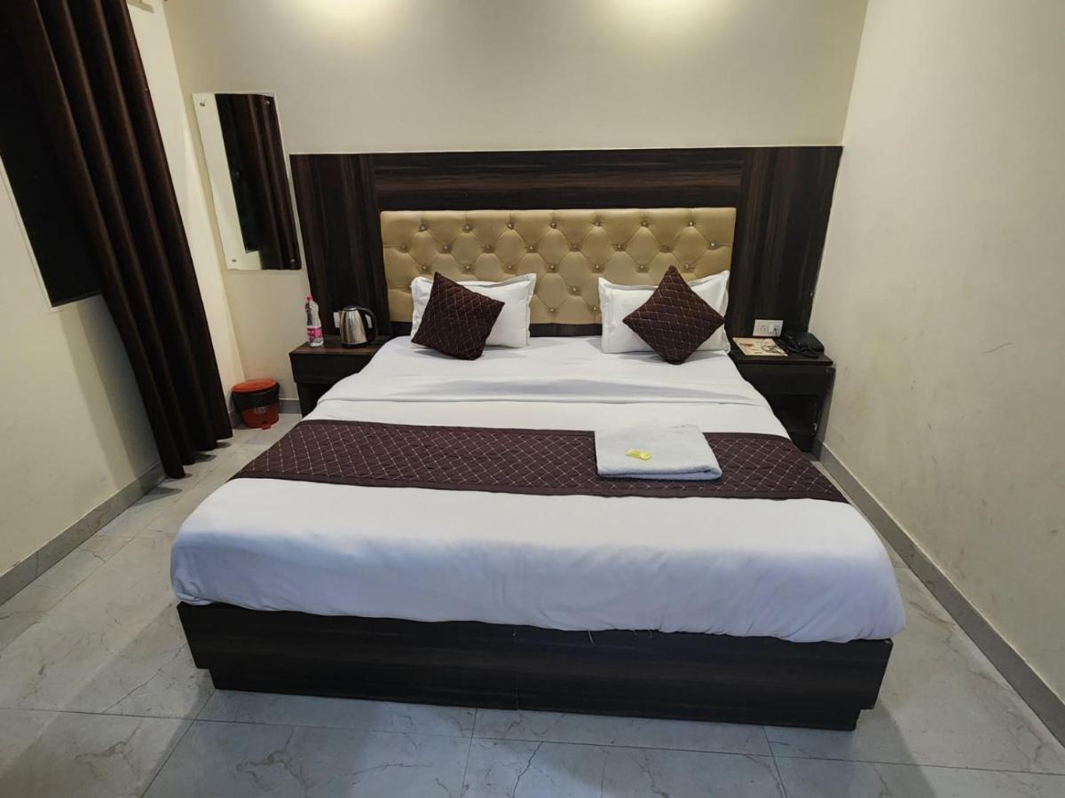 Hotel Ambe Inn By Ambience Delhi Igi Airport 뉴델리 외부 사진