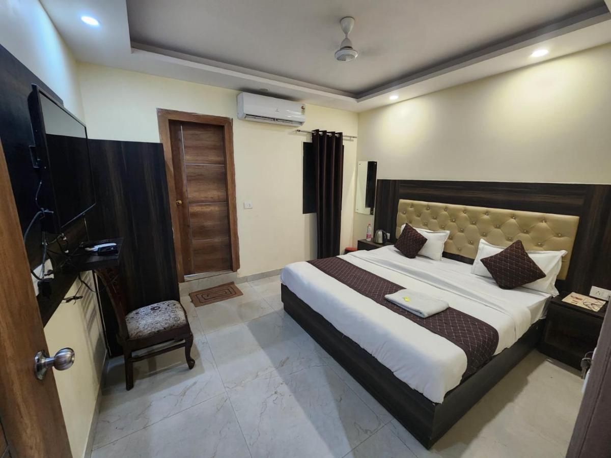 Hotel Ambe Inn By Ambience Delhi Igi Airport 뉴델리 외부 사진