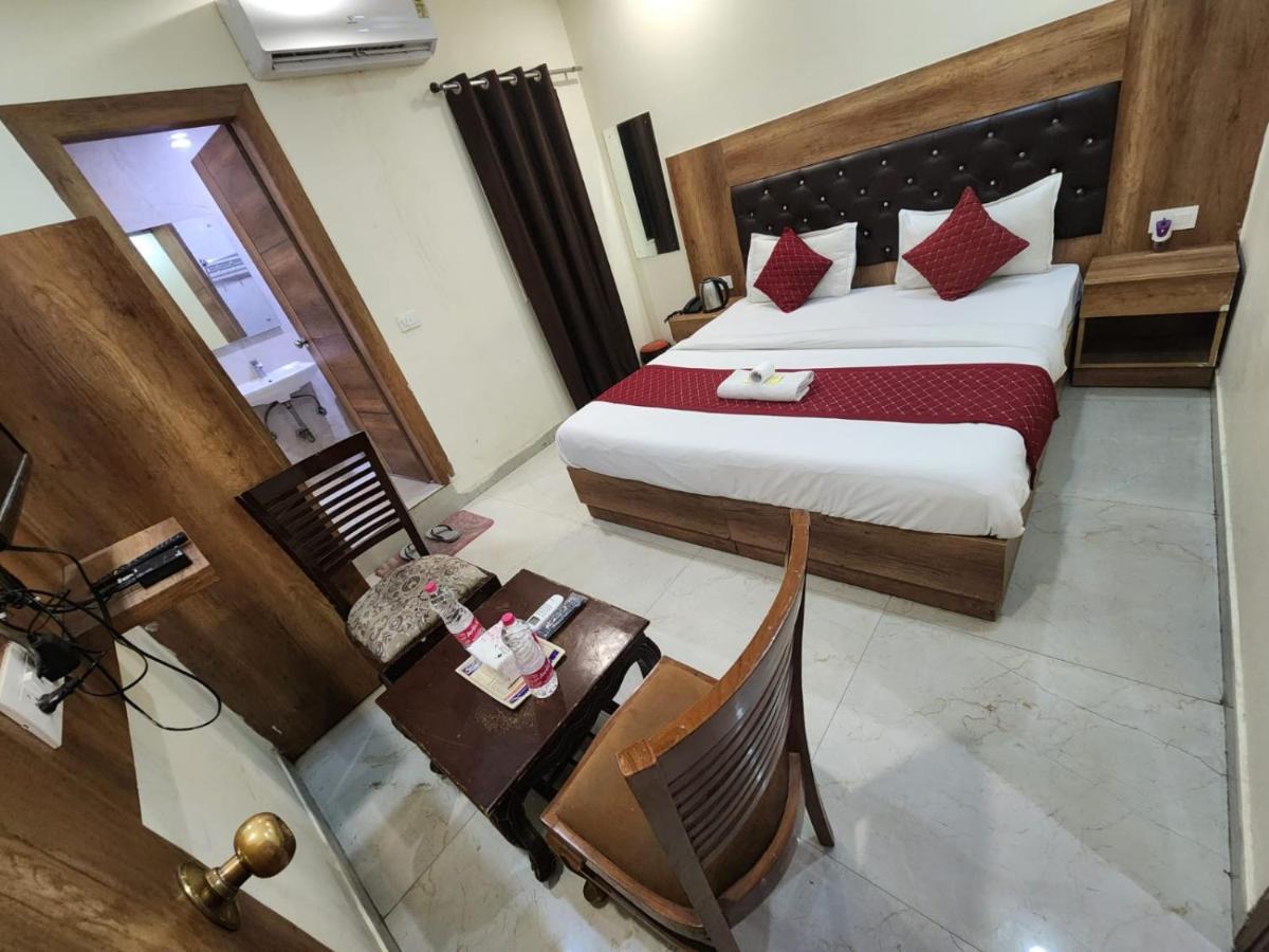 Hotel Ambe Inn By Ambience Delhi Igi Airport 뉴델리 외부 사진
