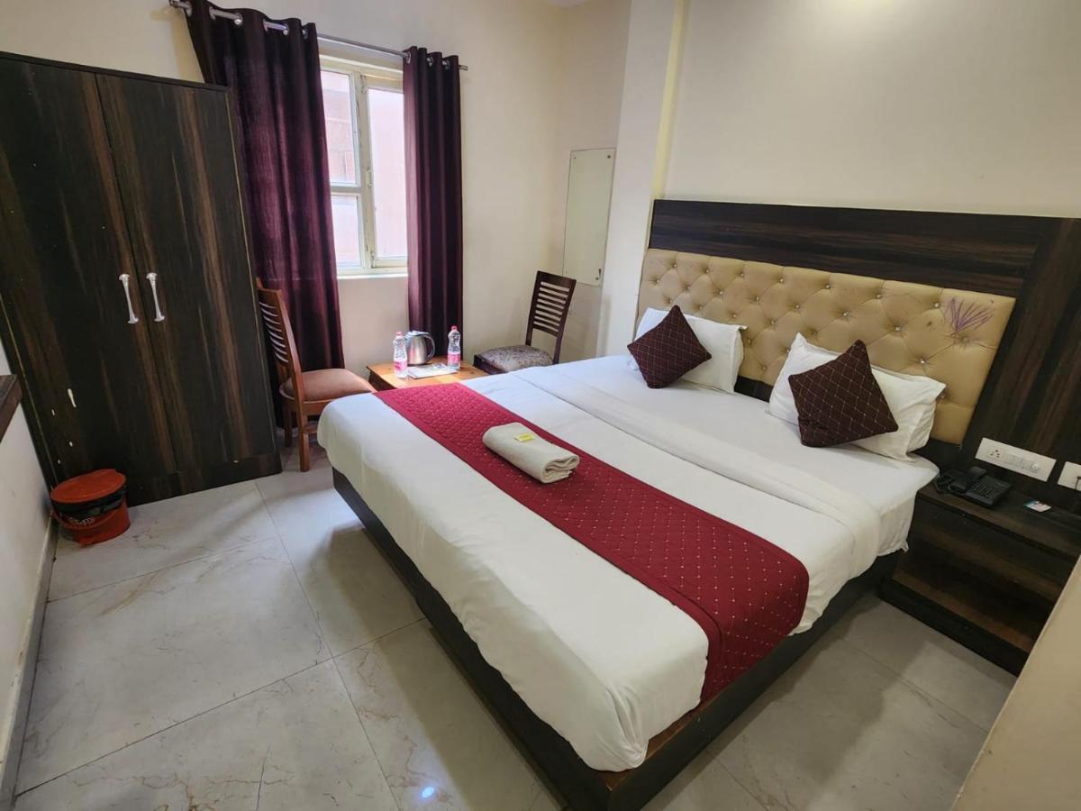 Hotel Ambe Inn By Ambience Delhi Igi Airport 뉴델리 외부 사진