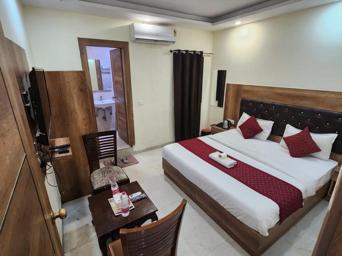 Hotel Ambe Inn By Ambience Delhi Igi Airport 뉴델리 외부 사진