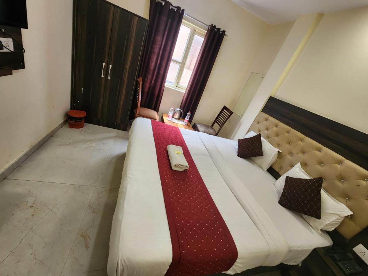 Hotel Ambe Inn By Ambience Delhi Igi Airport 뉴델리 외부 사진